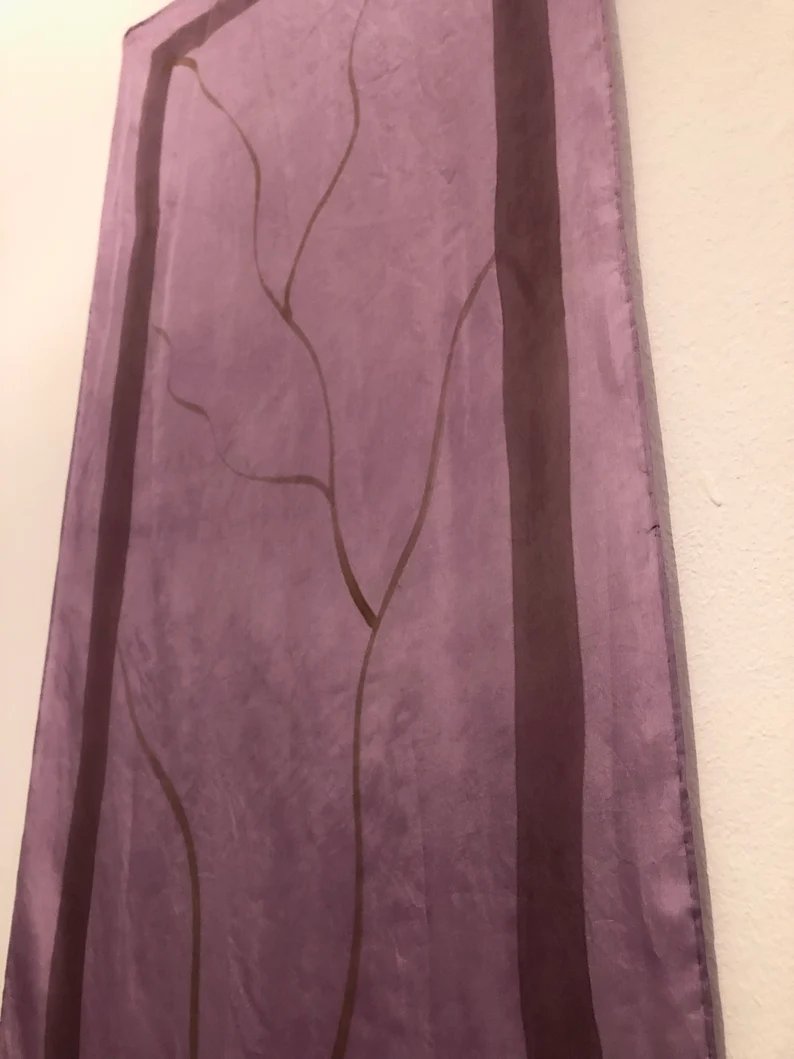 Custom Silk Echarpe Light and Grape Roots