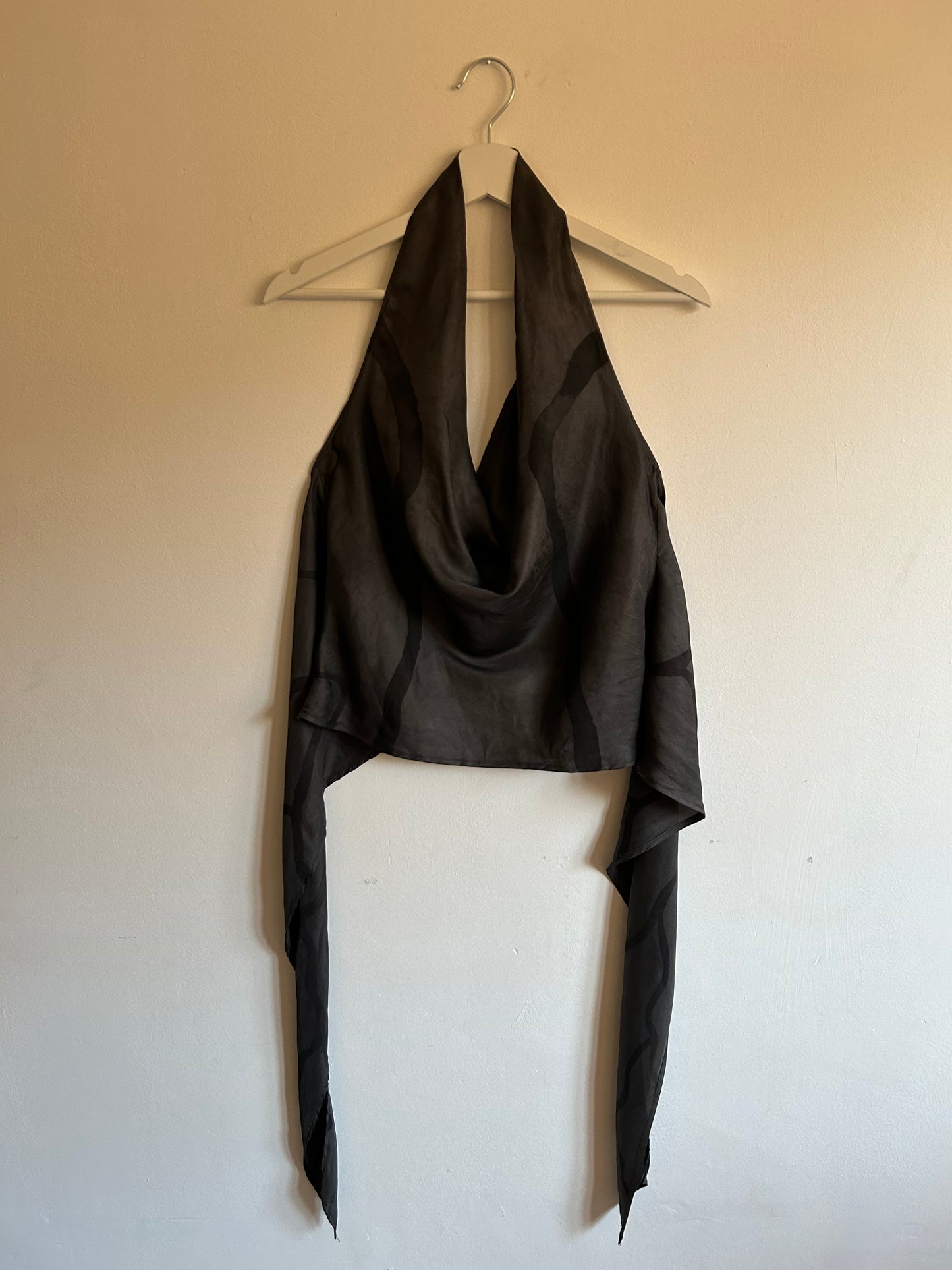 Silk Top Black Roots