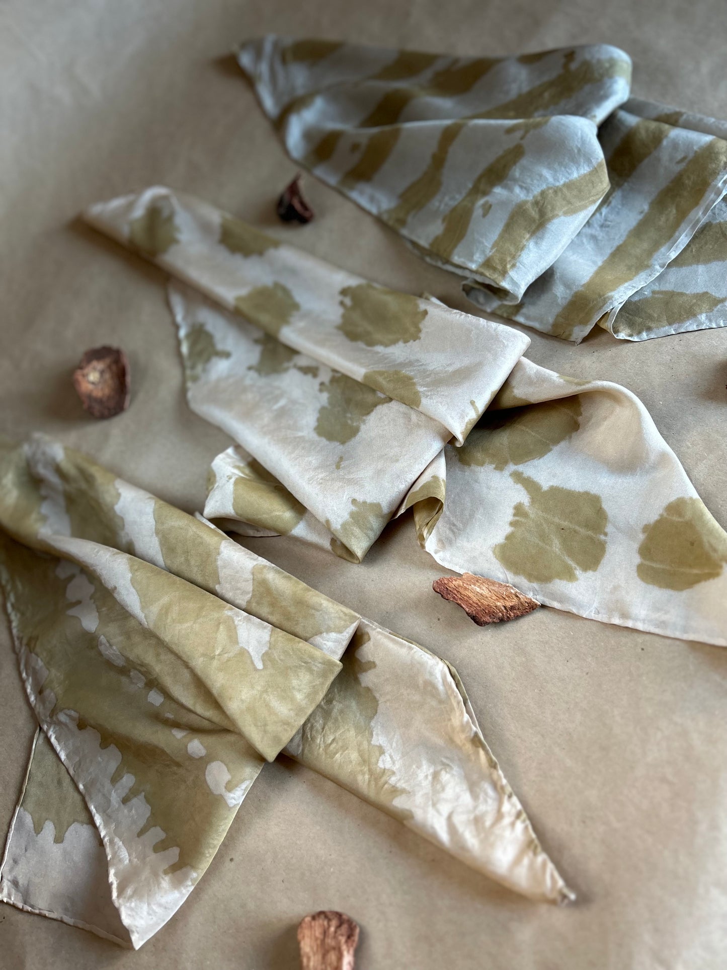 Silk Scarf mangaba and aluminium