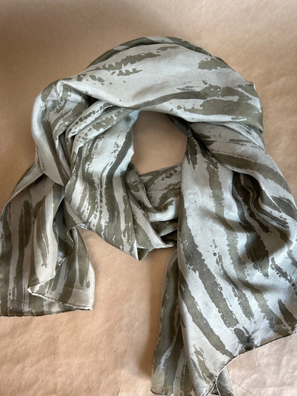 Silk Scarf Light Gray Roots